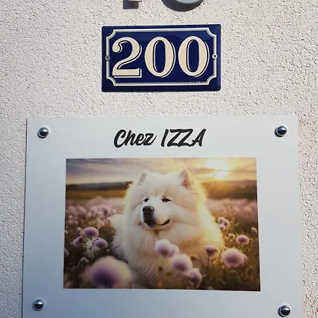 Chez Izza Au Calme